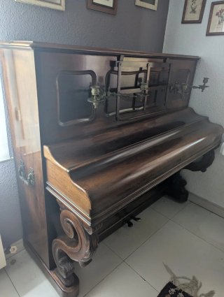 Piano vertical madera, marca: Gaveau Paris