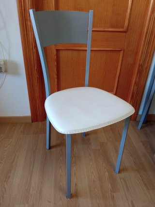 Mesa comedor cristal y 4 sillas