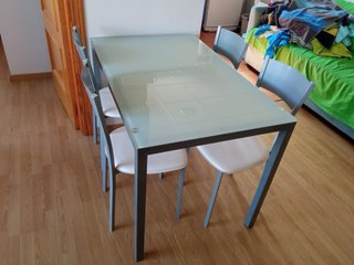 Mesa comedor cristal y 4 sillas