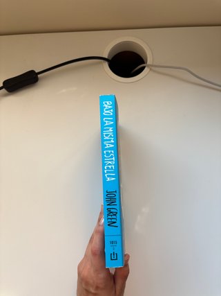 Libro "Bajo la misma Estrella" de John Green