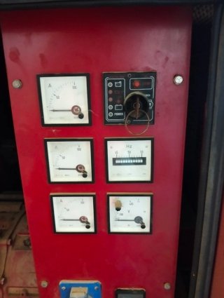 Generador Eléctrico Rojo