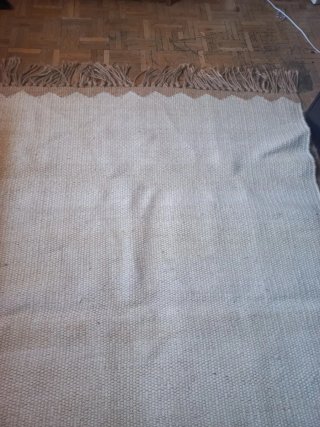 Alfombra artesanal beige y marrón