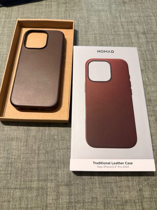 Funda Nomad Piel iPhone 16 Pro