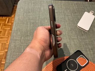 Funda Nomad Piel iPhone 16 Pro