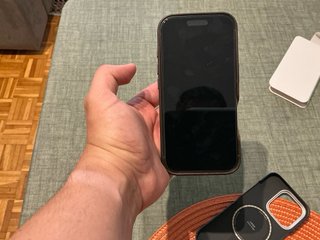 Funda Nomad Piel iPhone 16 Pro