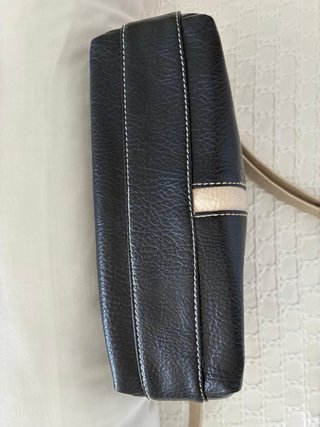 Bolso polipiel negro y beige