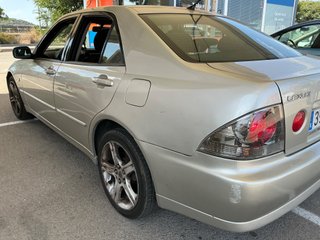 Lexus IS 200
