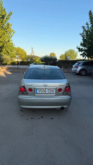 Lexus IS 200