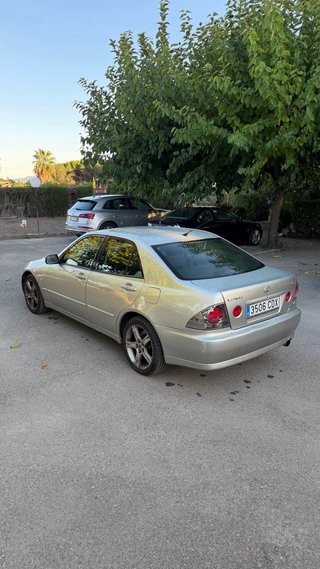 Lexus IS 200