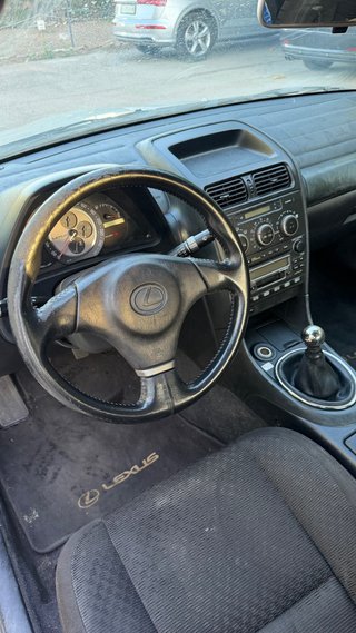 Lexus IS 200