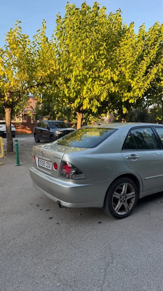 Lexus IS 200