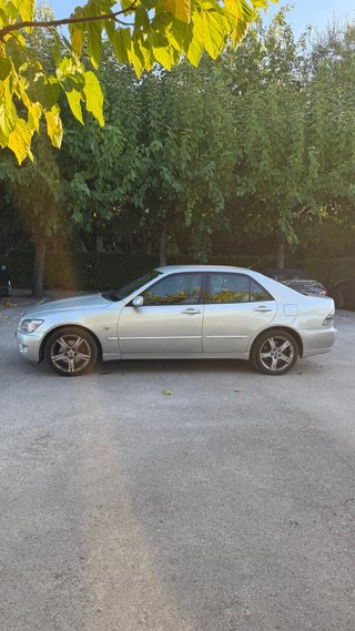 Lexus IS 200