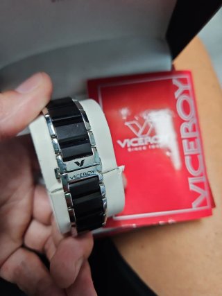 Reloj Viceroy Rectangular Negro y Plateado