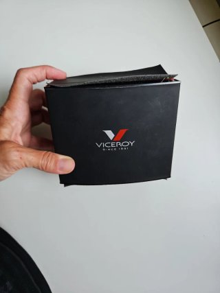 Reloj Viceroy Rectangular Negro y Plateado