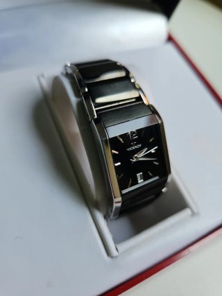 Reloj Viceroy Rectangular Negro y Plateado