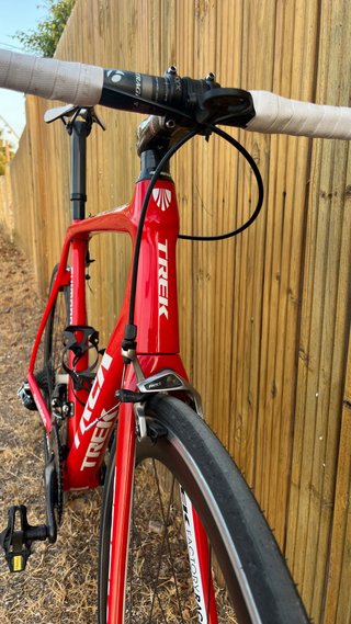 Bicicleta Trek Domane RSL color rojo project one