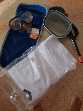 Gafas de buceo y colchoneta