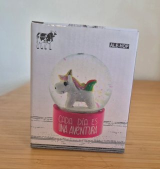 Bola de nieve unicornio con purpurina