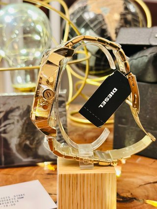 Reloj Diesel DZ7399 Dorado