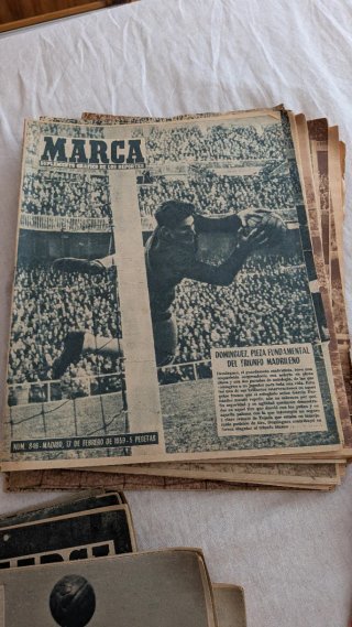 Lote de periódicos deportivos MARCA antiguos