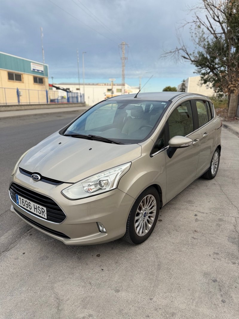 Ford B-MAX 2013 - foto 1