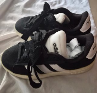Zapatillas niño Adidas Negras y Blancas