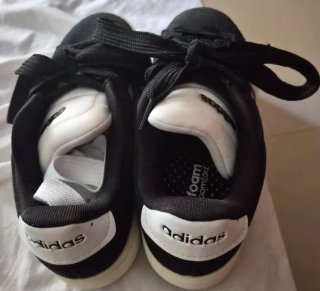 Zapatillas niño Adidas Negras y Blancas