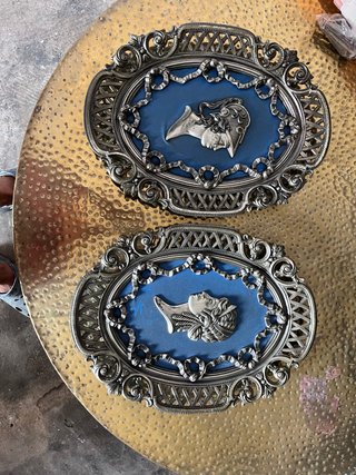 Pareja Platos Relieve Clásico Azul