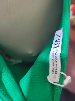 Vestido Verde Escotado Zara