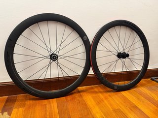 Ruedas carbono perfil 50mm sword night  pesan 1.5k