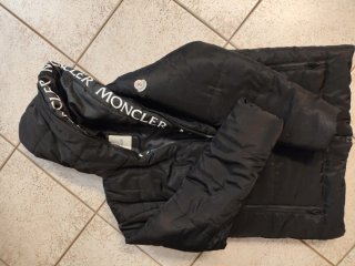 Abrigo Moncler Negro