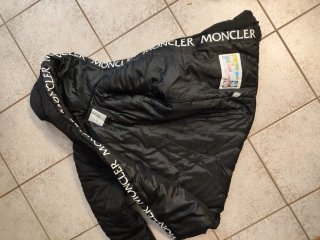 Abrigo Moncler Negro