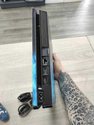 Consola PS4 Slim Forrada Azul 500GB