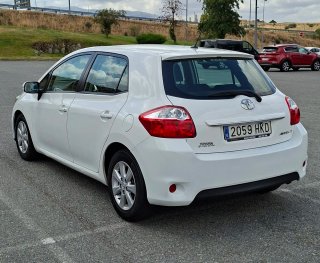 Toyota Auris 2012