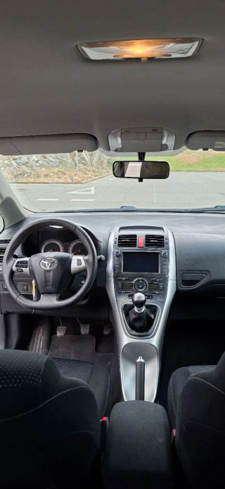 Toyota Auris 2012