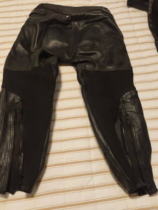 Mono Dainese Cuero Negro