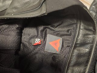 Mono Dainese Cuero Negro