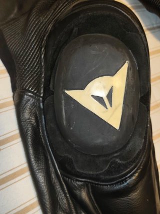 Mono Dainese Cuero Negro