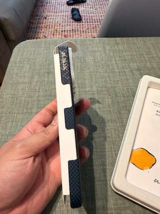 Funda Pitaka Carbon Fiber Ultra Slim iPhone 16 pro