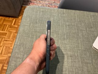 Funda Pitaka Carbon Fiber Ultra Slim iPhone 16 pro