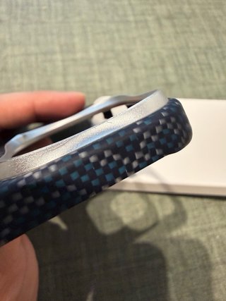 Funda Pitaka Carbon Fiber Ultra Slim iPhone 16 pro