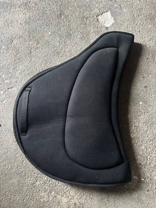 Sudadero Endurance Negro y cincha de neopreno.