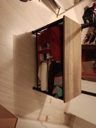 Perchero con asiento de madera y metal
