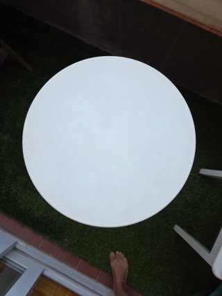 Mesa redonda auxiliar terraza metal blanca