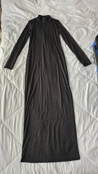 Vestido largo negro cuello alto