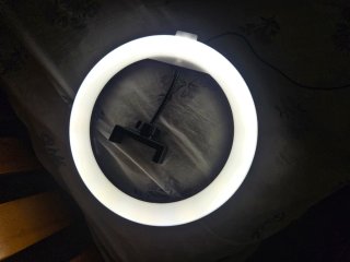 Aro de luz LED Ale Hop con trípode