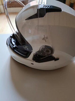 Casco de moto blanco