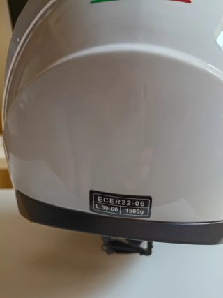 Casco de moto blanco