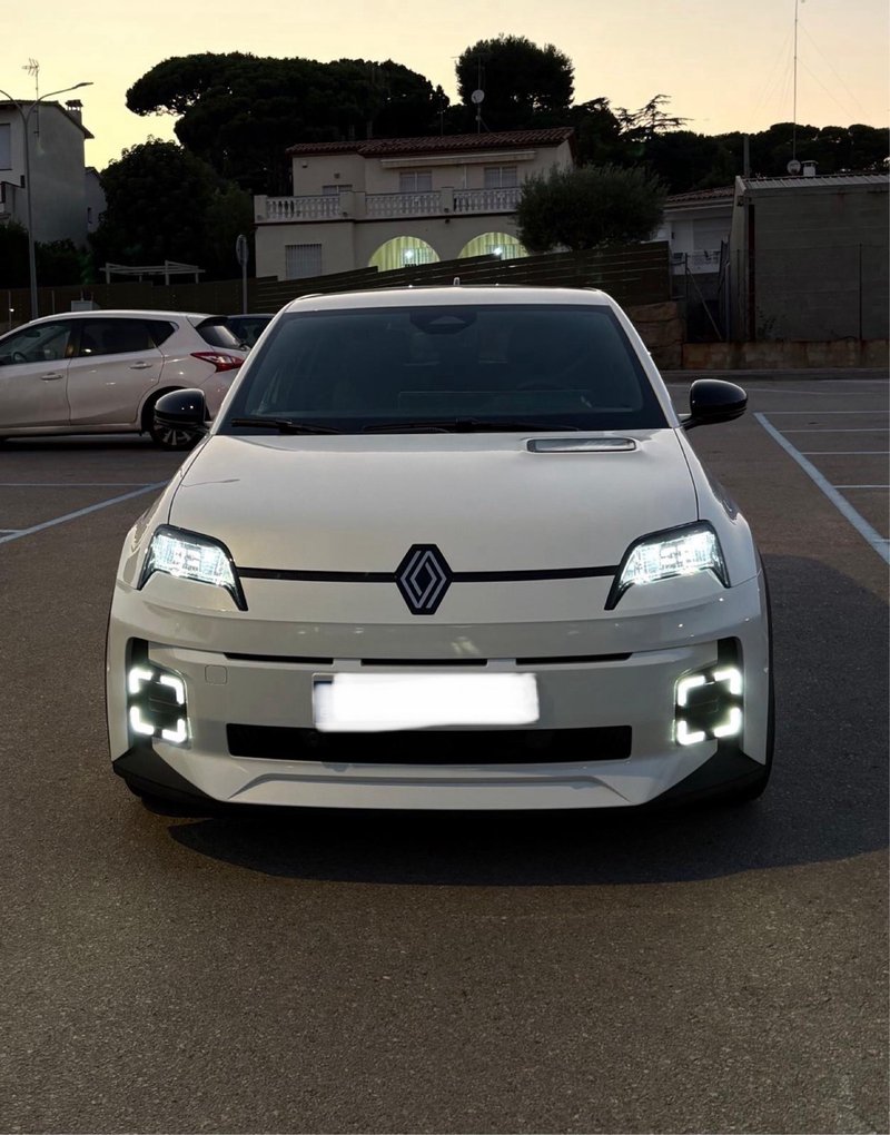 Renault 5 E-TECH 2025 - foto 1