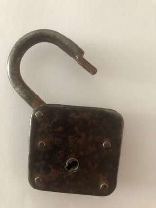 Candado y llaves antiguas